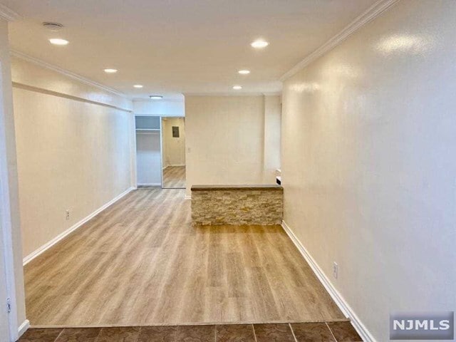 Building Photo - 421 Park Ave
