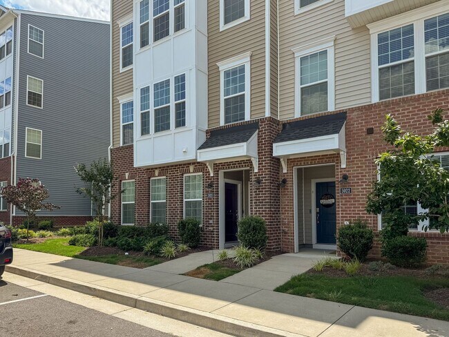 Foto del edificio - 5920 Whitehurst Ln