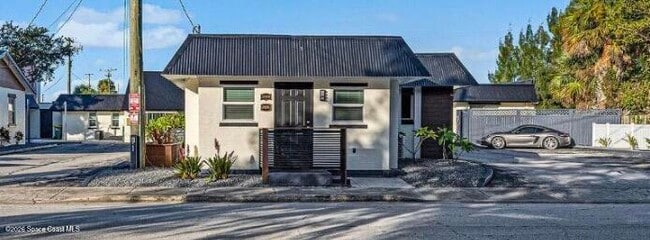 Building Photo - 1458 Guava Ave