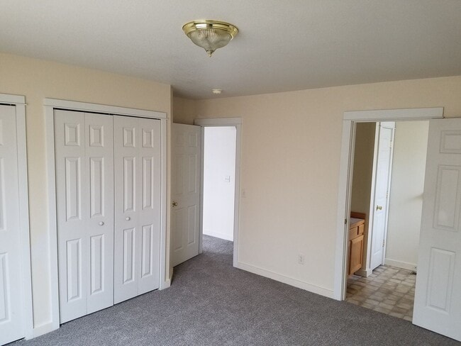 Building Photo - 800 Central Ave