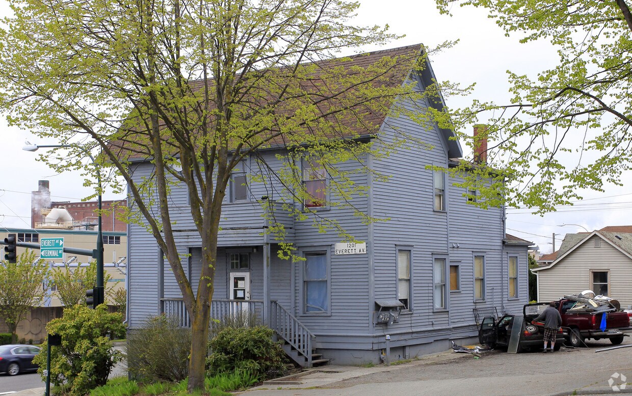 Building Photo - 1201 Everett Ave