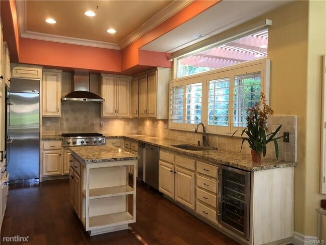 Building Photo - 3 br, 3.5 bath House - 135 S Vista Grande