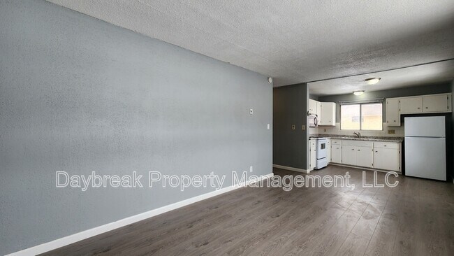 Foto del edificio - 32 10th Ave N