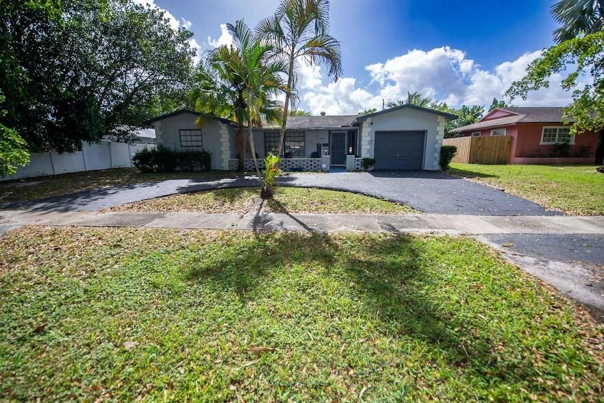 Photo - 5320 Taylor Street Unit