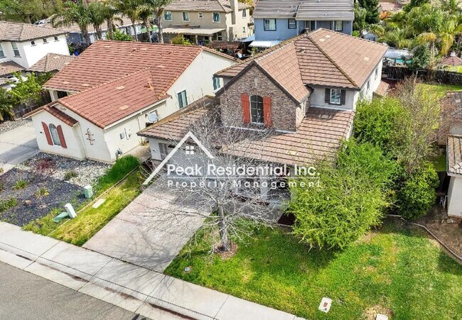 Building Photo - Spacious 3bd/2.5ba Elk Grove Home!