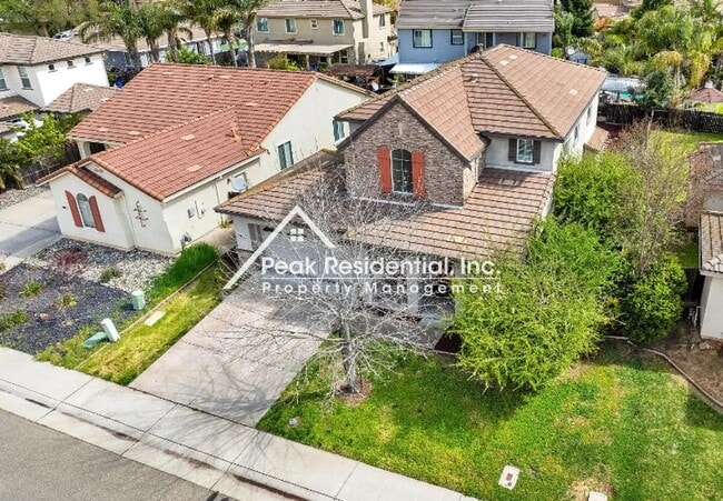 Foto del edificio - Spacious 3bd/2.5ba Elk Grove Home!