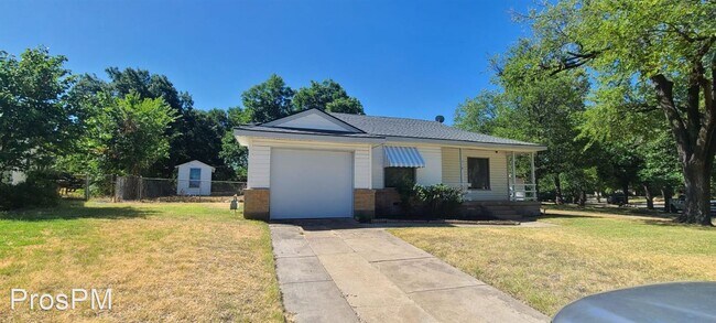 Building Photo - 2 br, 1 bath House - 718 Westwood Drive