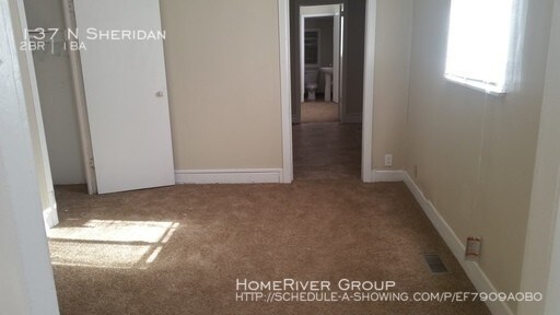 Building Photo - Newly Renovated Duplex