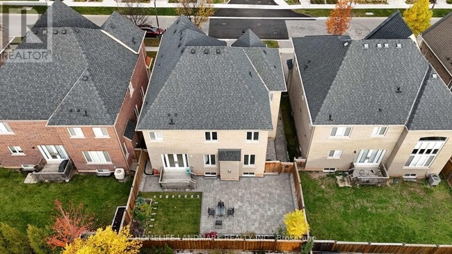 Building Photo - 2128 Lillykin St