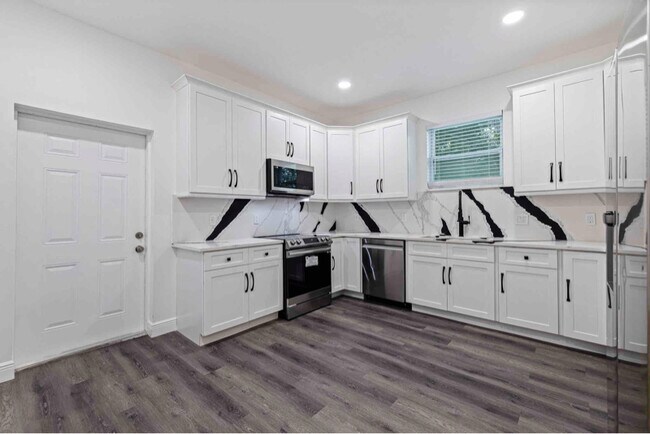 Building Photo - 3750 Abington Ave S