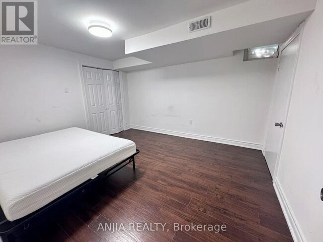 Building Photo - 445 Taylor Mills Dr N