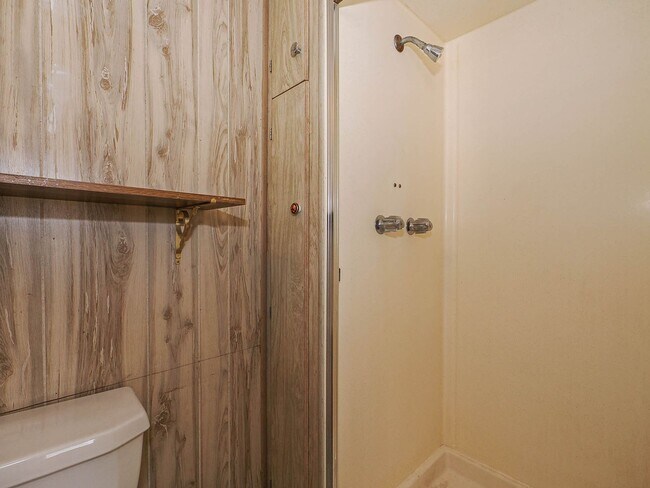 Building Photo - 785 N 500 W