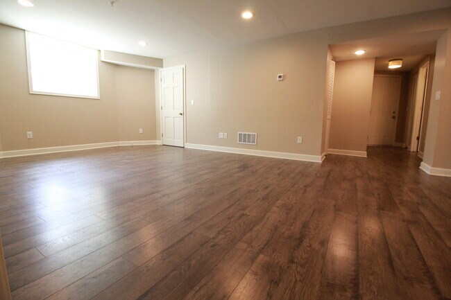 Open concept living/dining room - 2740 Humboldt Ave S
