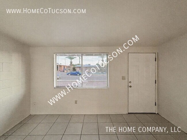 Building Photo - 1601 E Copper St