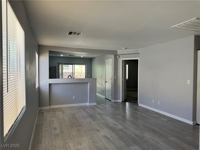 Building Photo - 11121 Rossi Ave