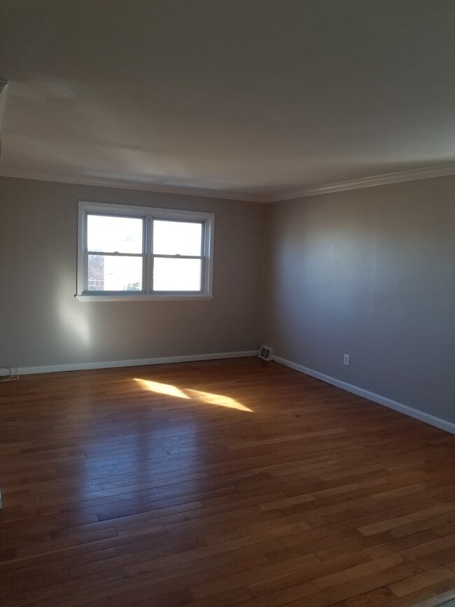 Foto del edificio - 9432 Kirkwood Rd