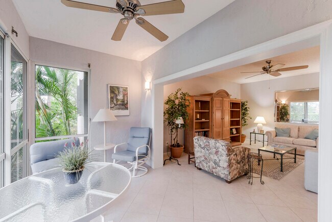 Foto del edificio - 2403 Fairway Dr N