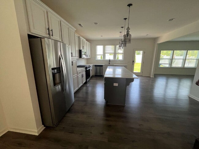 Building Photo - 4028 Centerpiece Ct