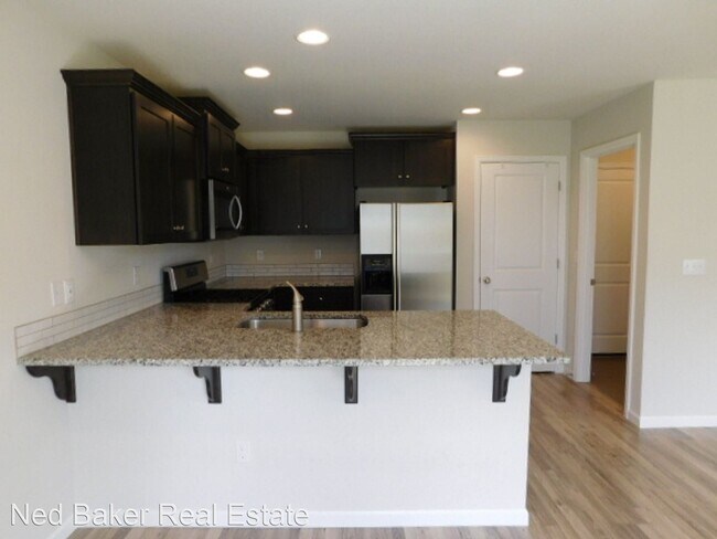 Foto del edificio - 3 br, 2.5 bath House - 4948 Skylab Ave NE
