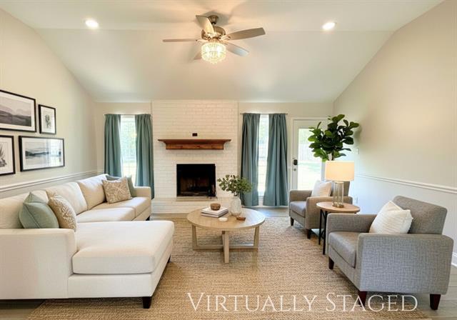Foto del edificio - 204 Windcrest Dr