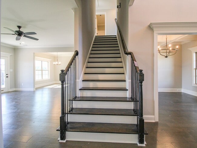 Building Photo - Charming full brick home in Whispering Pin...