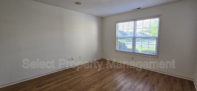 Foto del edificio - 9121 Brickshire Pkwy