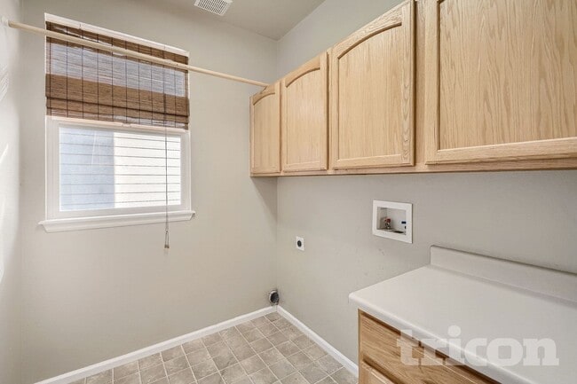 Foto del edificio - 17061 E 107th Ave