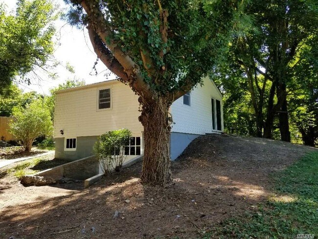 Foto del edificio - 546 W Broadway