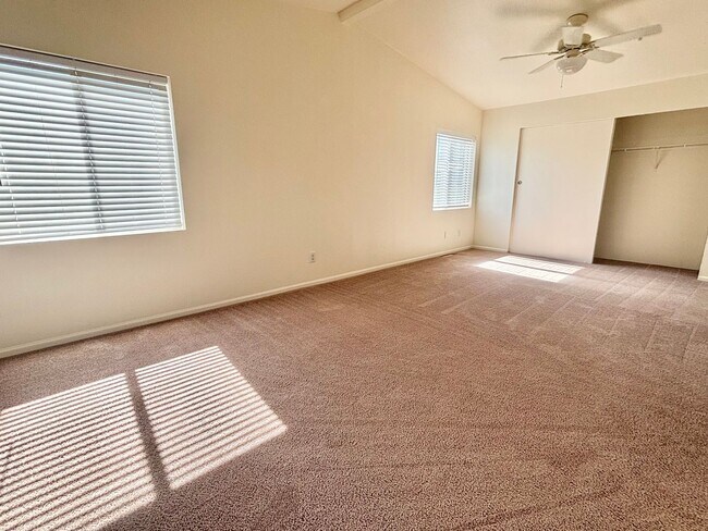 Foto del edificio - Charming Horse Property - 2 Bed/ 2 Bath with office- Home with Scenic Views and Pasture