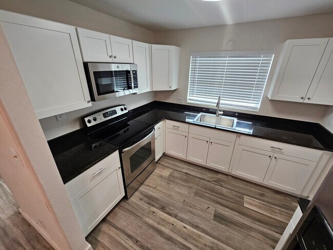 Foto del edificio - 3823 Monica Pkwy