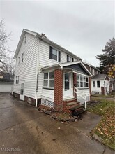 Building Photo - 19600 Pasnow Ave