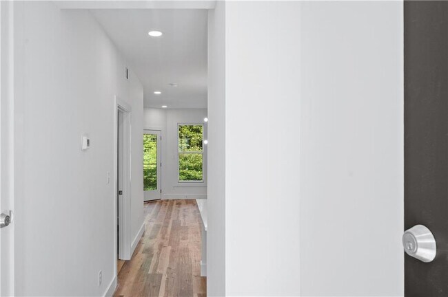 Foto del edificio - 855 Piedmont Ave NE