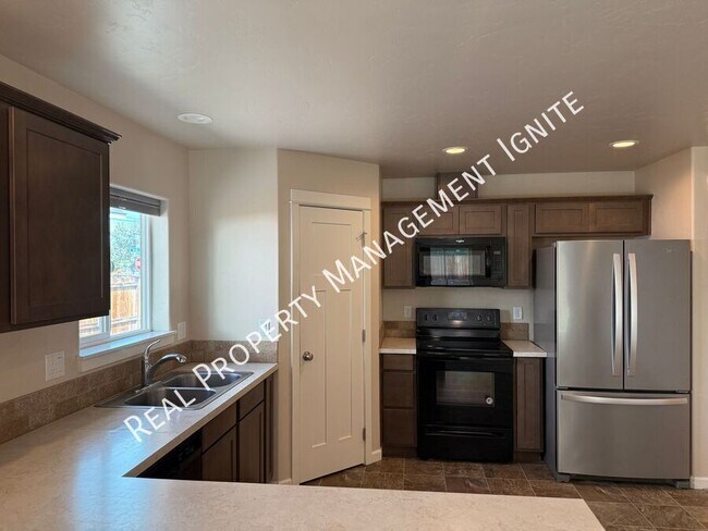 Foto del edificio - 64625 Wood Ave