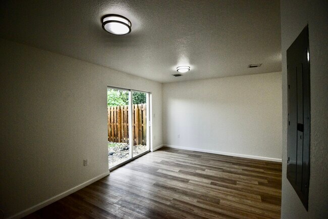 Foto del edificio - 235 SW 6th Ln