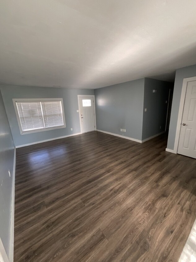Primary Photo - Beautiful 3 Bedroom, 2 Bath Home in Sneads...