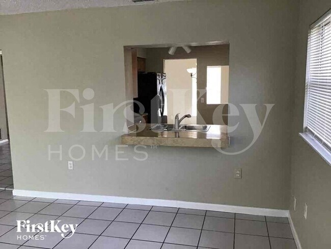 Building Photo - 613 Brittany Ct