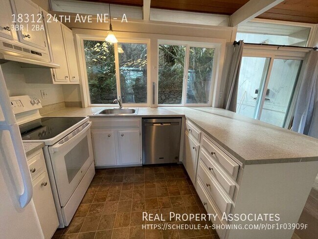 Foto del edificio - 18312 24th Ave NE