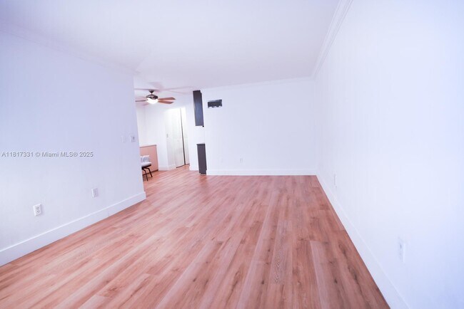 Foto del edificio - 1698 Jefferson Ave