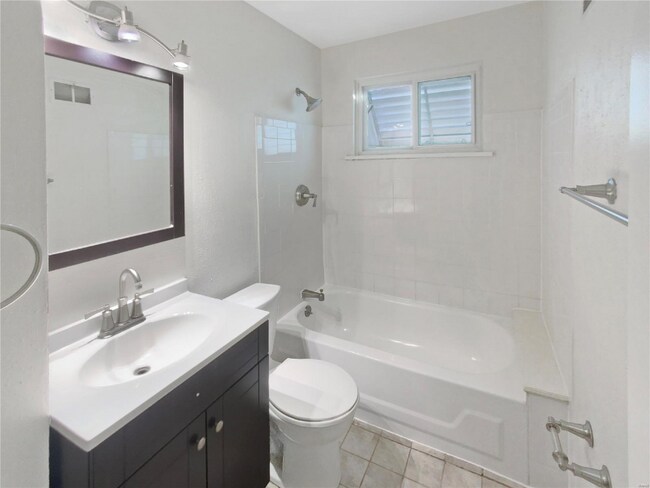Foto del edificio - 6448 Clifton Hills Dr