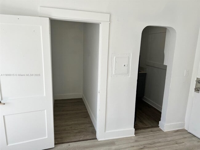 Foto del edificio - 1552 SW 2nd St