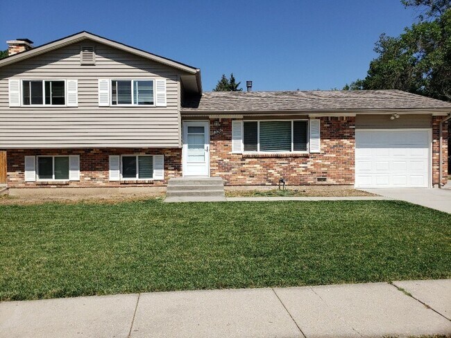 Photo - Nice 4 bedroom, 2 bath split level home