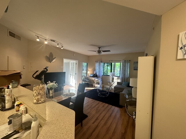 Foto del edificio - 2445 SW 18th Terrace