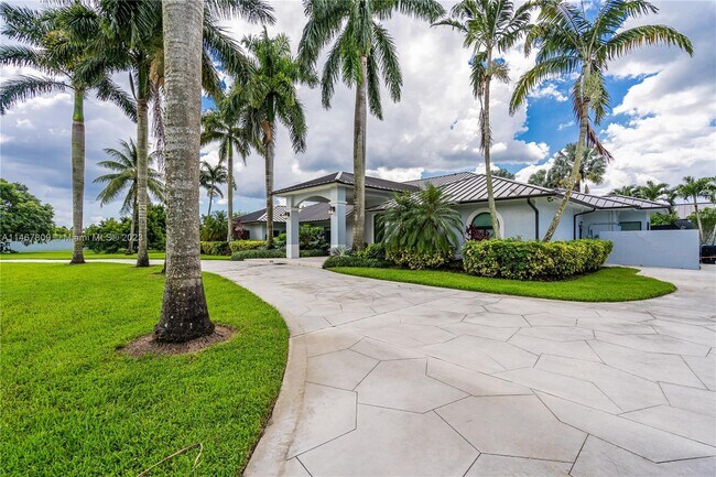 Foto del edificio - 16920 SW 192nd St