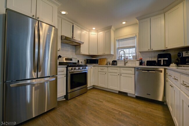 Foto del edificio - 31 Ashwood Ave