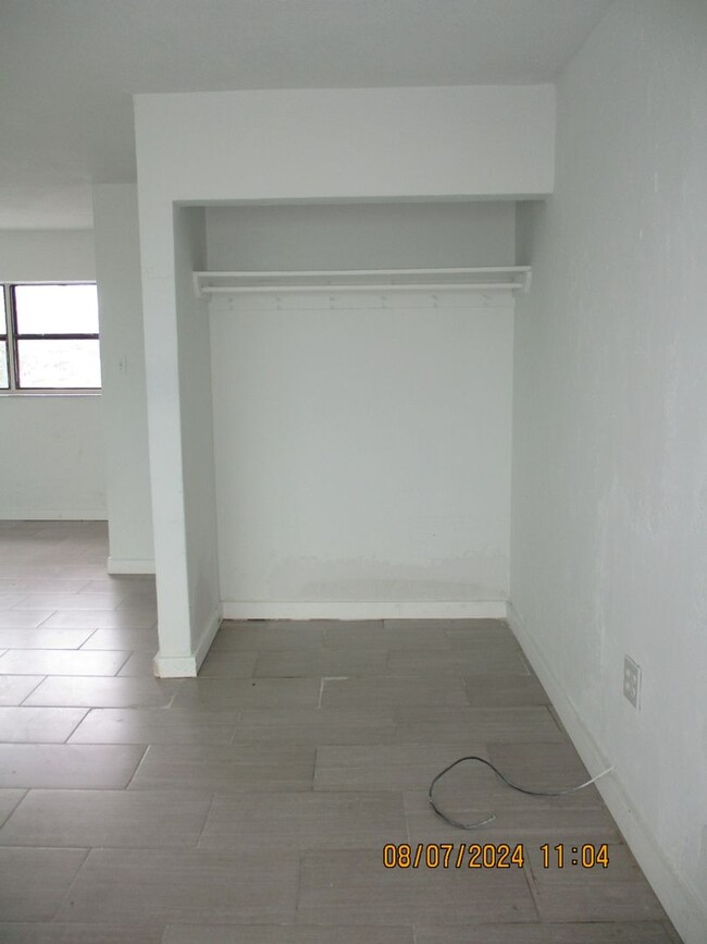 Building Photo - Ocean Front Studio with Utilities and Inte...