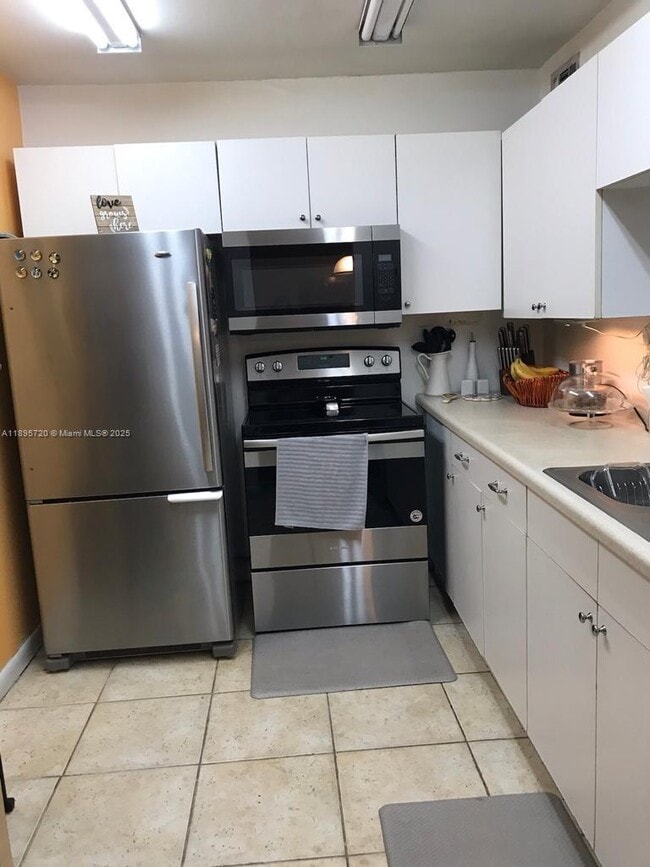 Foto del edificio - 8550 SW 149th Ave