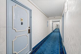 Building Photo - 1000 St Charles Pl