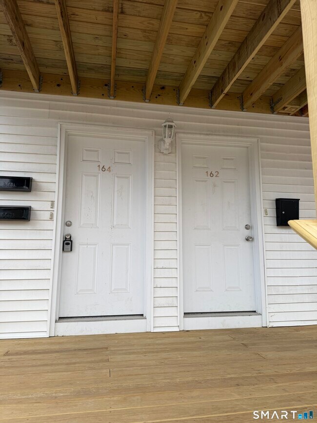 Building Photo - 162 Martin St