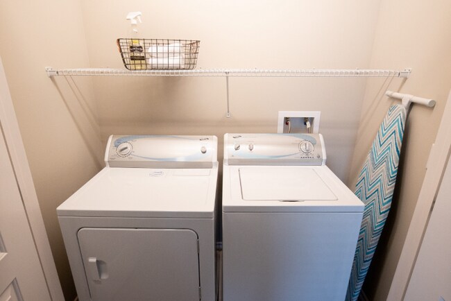 Foto del edificio - 2493 Sweet Home Rd