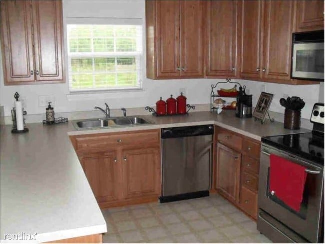 Building Photo - 3 br, 2 bath House - 7 Cromer Street